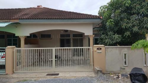 Che Ta Utama Homestay