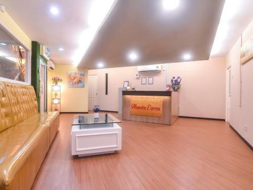 Albergue Oyo 1119 Memoire Express Hotel