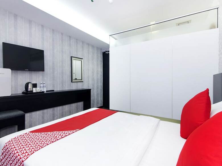 Oyo 708 S Hotel