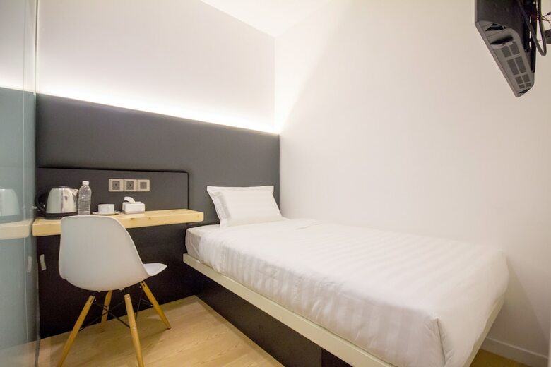 Posada Mode Inn Icon City