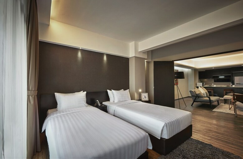 Apartamentos Tropics Eight Suites