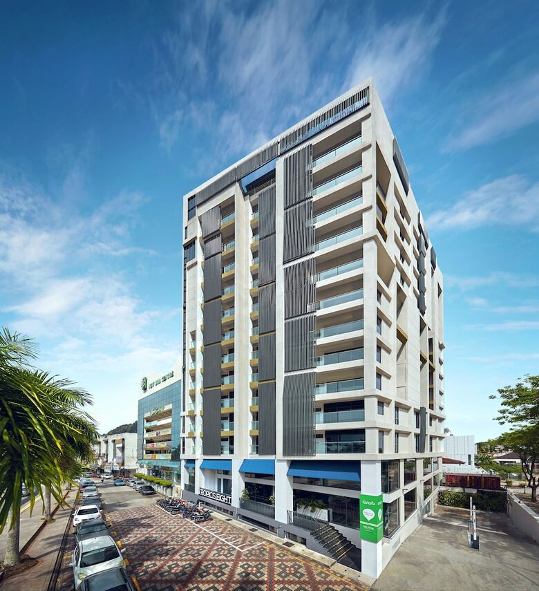 Apartamentos Tropics Eight Suites