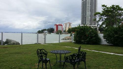 Villa Beach Front Bungalow Tanjung Bungah