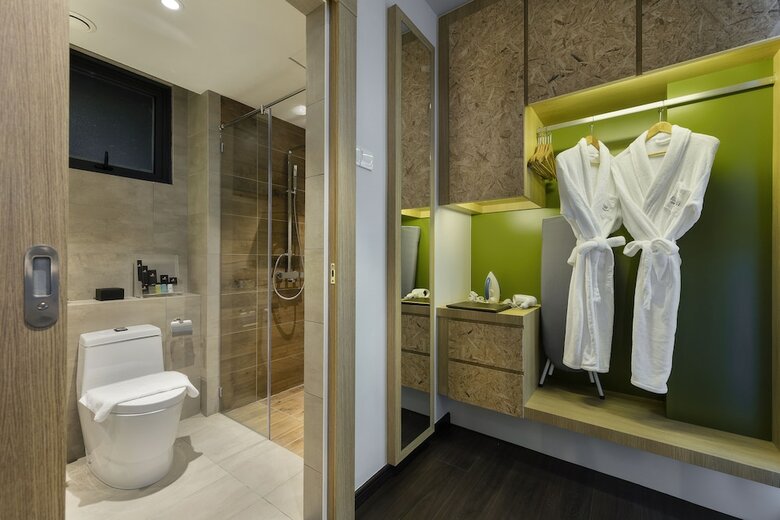 M Summit 191 Executive Hotel Suites