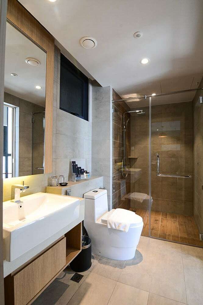 M Summit 191 Executive Hotel Suites