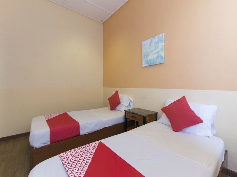 Hotel Oyo 415 Straits Settlement Inn