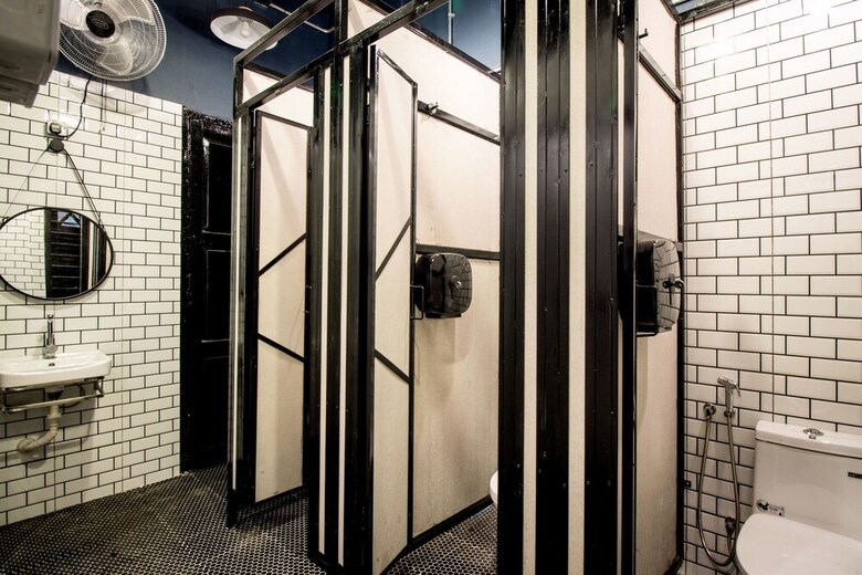 The Brownstone Hostel & Space