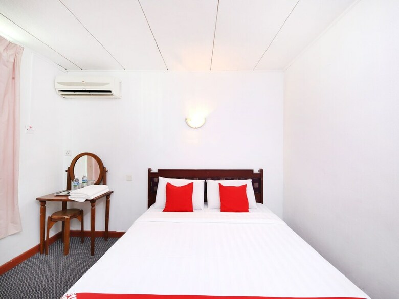 Oyo 699 Plaza Hotel