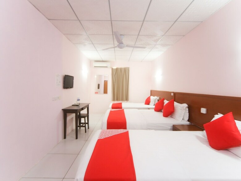 Oyo 738 Hotel 81