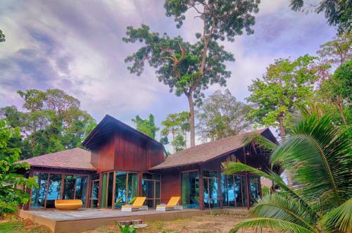 Hotel Borneo Eagle Resort