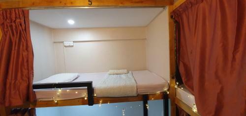 Albergue Escape Backpackers Kk