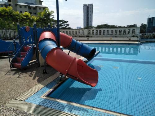 Apartamento Lagenda Tasek Condo