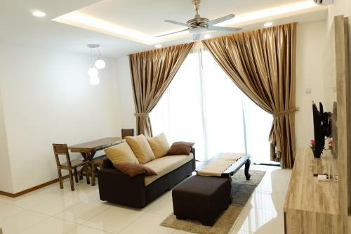 Flexiasia Bayu Puteri Apartment-crescent Bay Suites