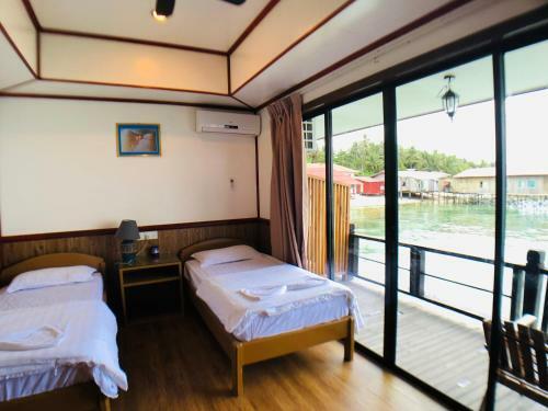 Mabul Paradise Lodge