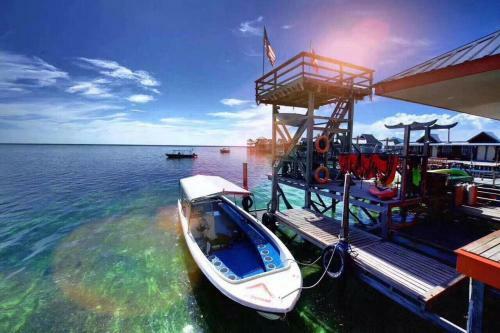 Mabul Paradise Lodge
