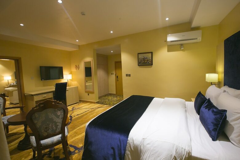 Bon Hotel Elvis