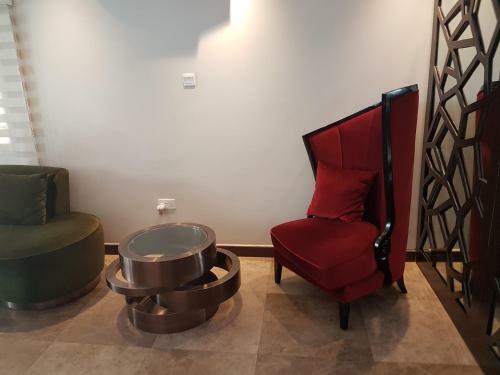 Check Inn Hotel
