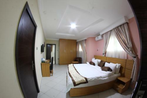 Hotel Celia's Suites
