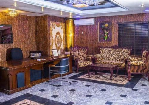 E-suites Hotel