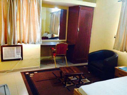 K-yellow Hotel And Resorts