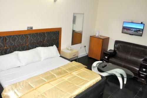 Hotel Dluxx Villa & Suites