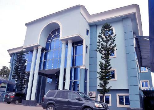 Hotel Dluxx Villa & Suites