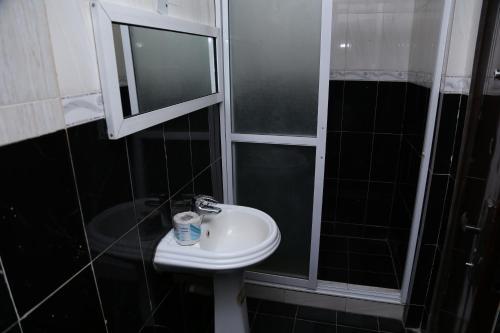 Hotel Class Suite @ Elicris Place 1