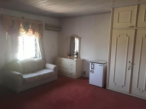 Hatfield Hotel And Suites