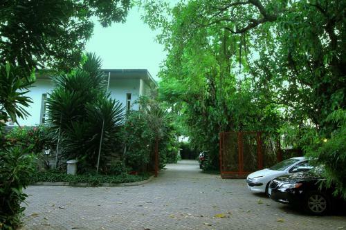 La Cour Hotels And Apartments Glover