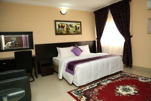 Conference Hotel And Suites Sagamu