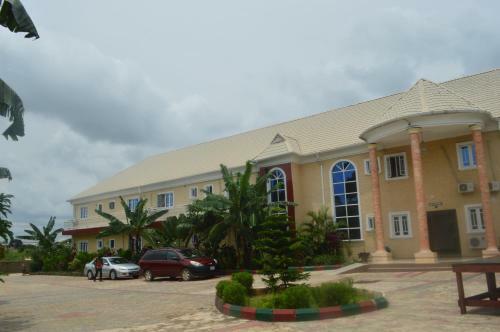 Aloha Hotel And Resorts