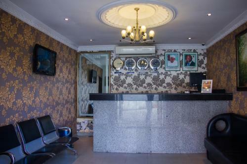 Dv8 Hotel