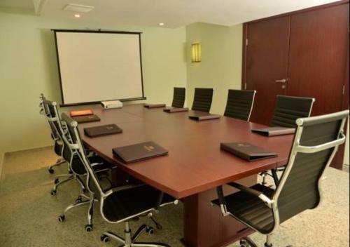 Grand Pela Hotel & Suites