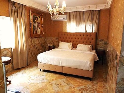 Grand Emperor Hotels, Lekki Phase 1