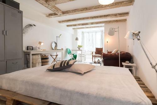Bed & Breakfast The White-canal View Private Studio