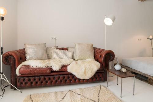 Bed & Breakfast The White-canal View Private Studio