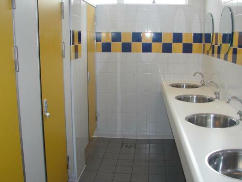 Spacious Holiday Home With Extra Facilities Near The Sea