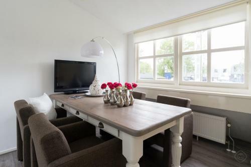 Idyllic Sloten Apartment