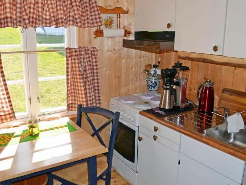 Two-bedroom Holiday Home In Gravdal 2