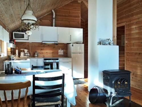 Two-bedroom Holiday Home In Lyngdal 3
