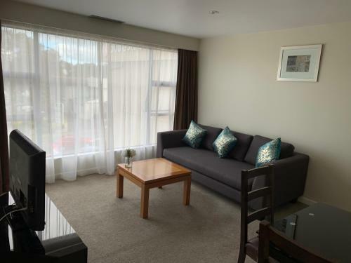 Boulevard Hotel