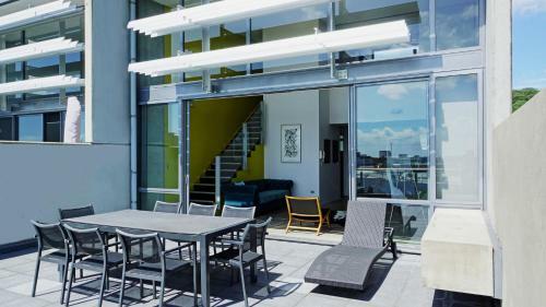 Luxury Mt Eden Apartment With Spectacular Views