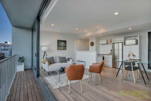 Quinovic Viaduct City Edge Chic Apartment