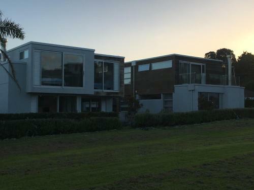 The Beach View House, Milford