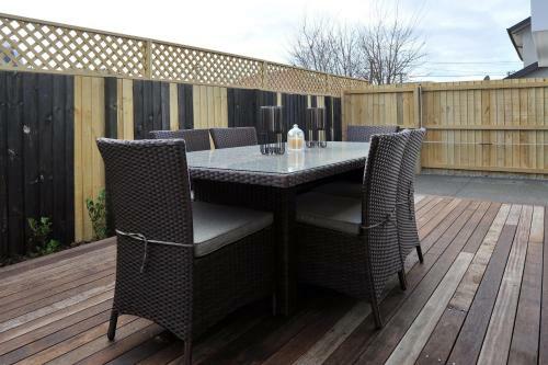 Parlane Apartment 2 - Christchurch Holiday Homes