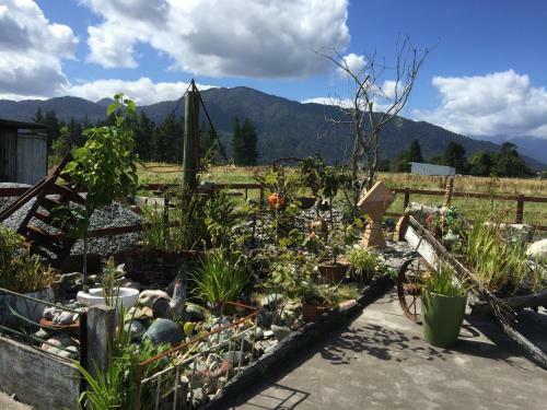 Hotel Kokatahi Valley Country Inn