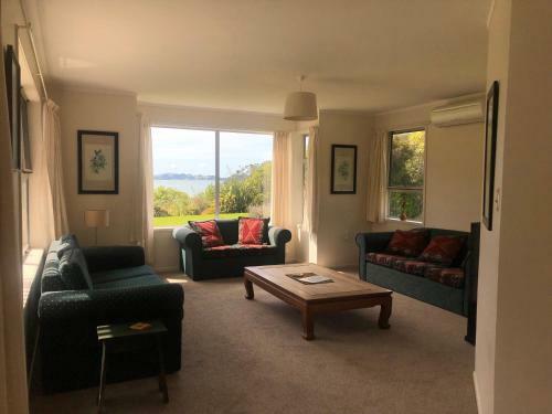 Lodge Aroha Island
