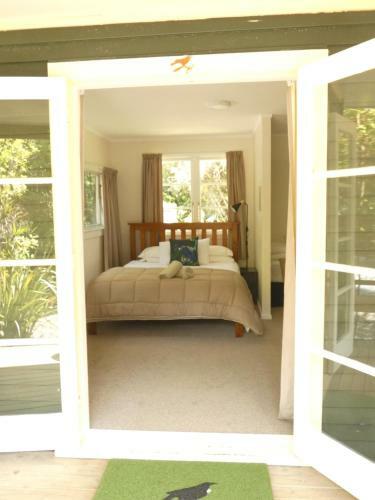 Lodge Aroha Island