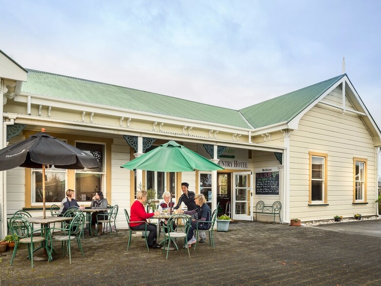 Karamea Village Hotel