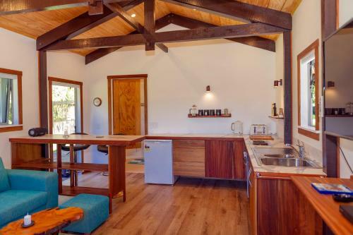 Kuaotunu Chalets